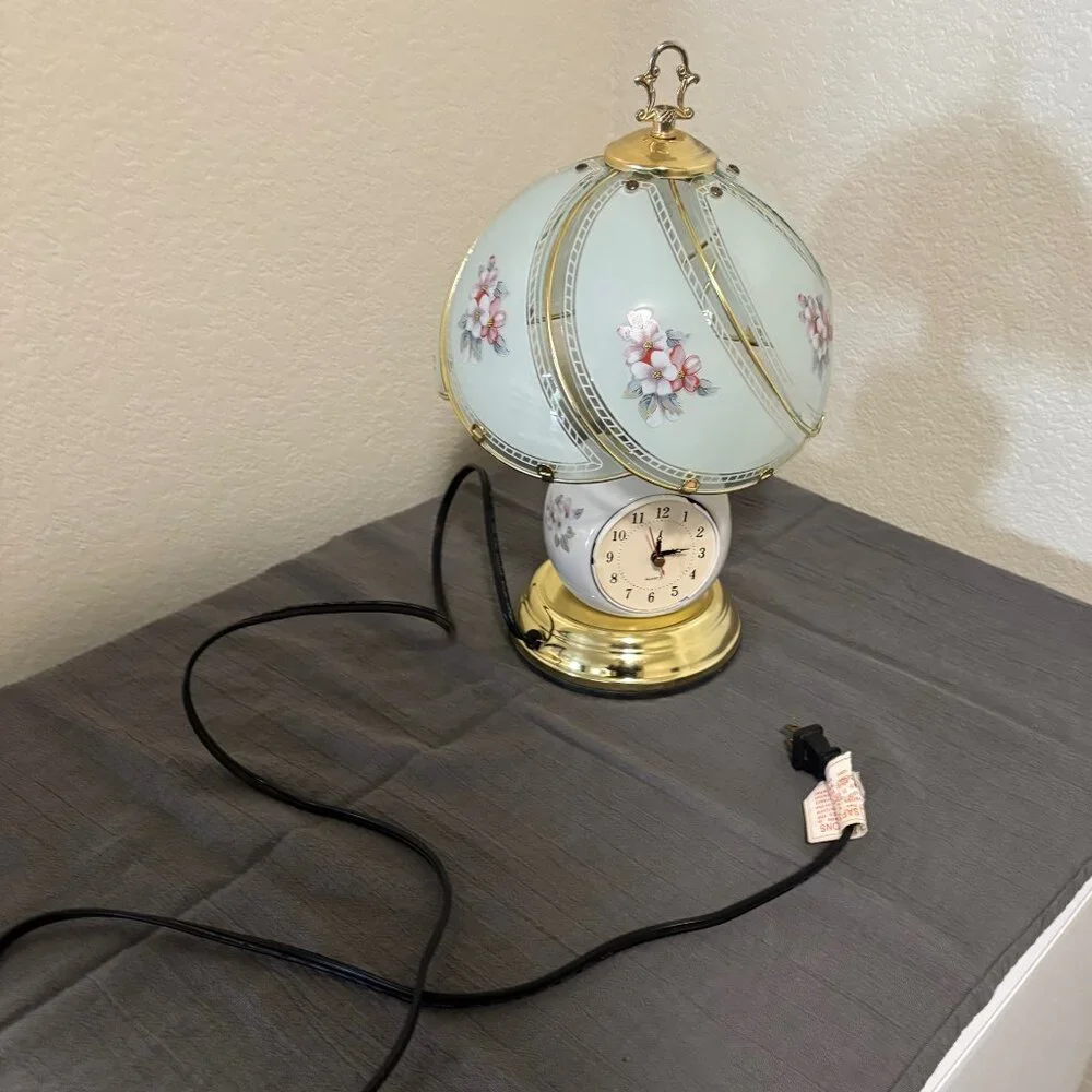 Vintage Charming Floral Lamp with Gold Accents